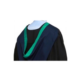 訂製香港大學理學院學士畢業袍 社區科學學院 深藍色長袍 深藍色配綠色絲邊  畢業袍生產商DA265 訂製香港大學理學院學士畢業袍 社區科學學院 深藍色長袍 深藍色配綠色絲邊  畢業袍生產商DA265